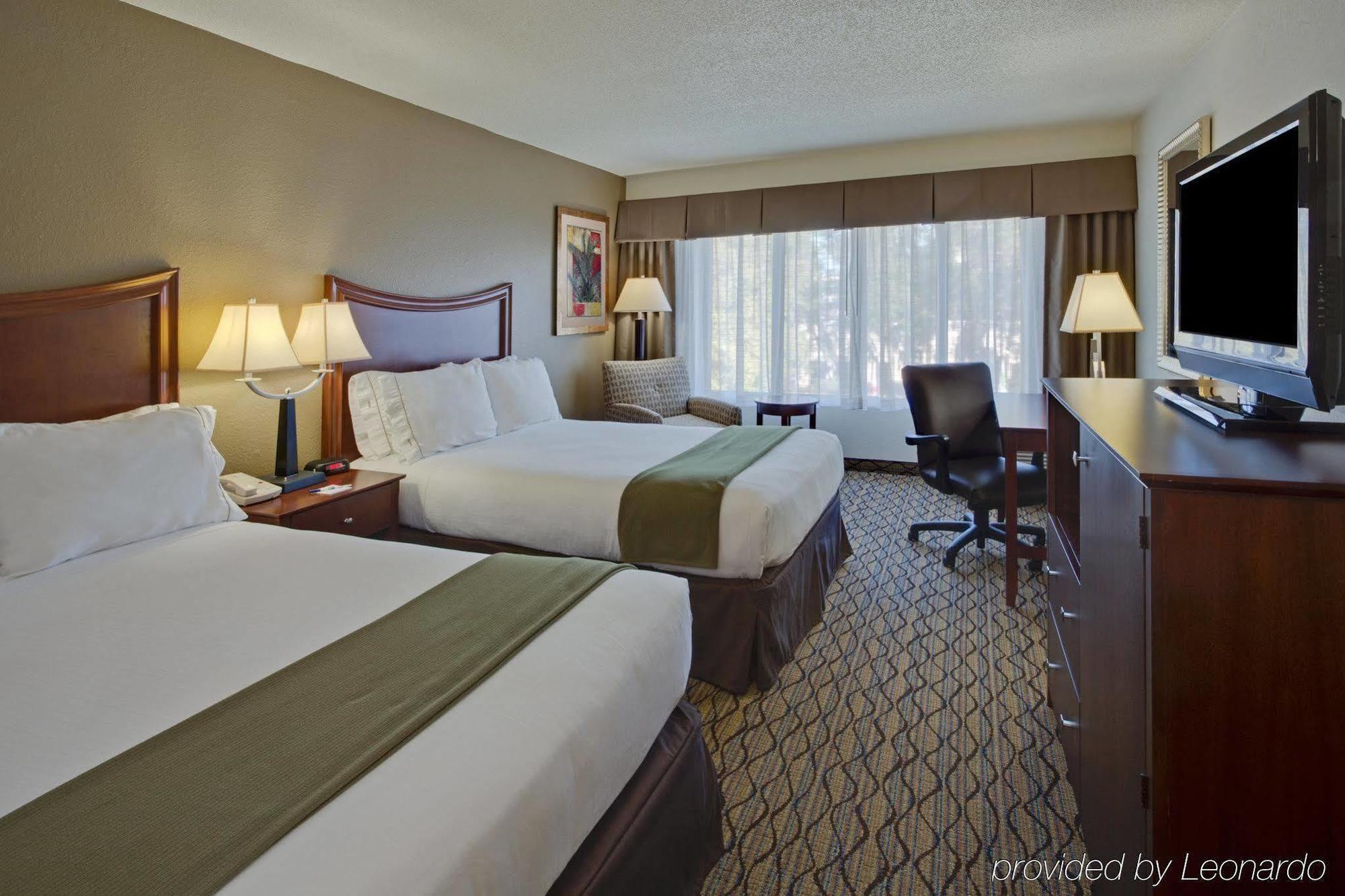 Holiday Inn Express Tampa-Brandon By Ihg Exterior foto
